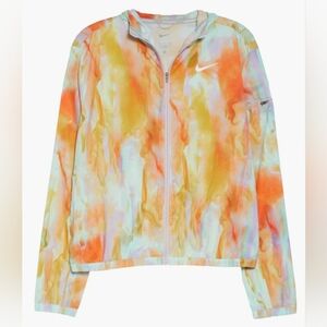 Nike NWT Women’s Lightweight Running jacket size XL